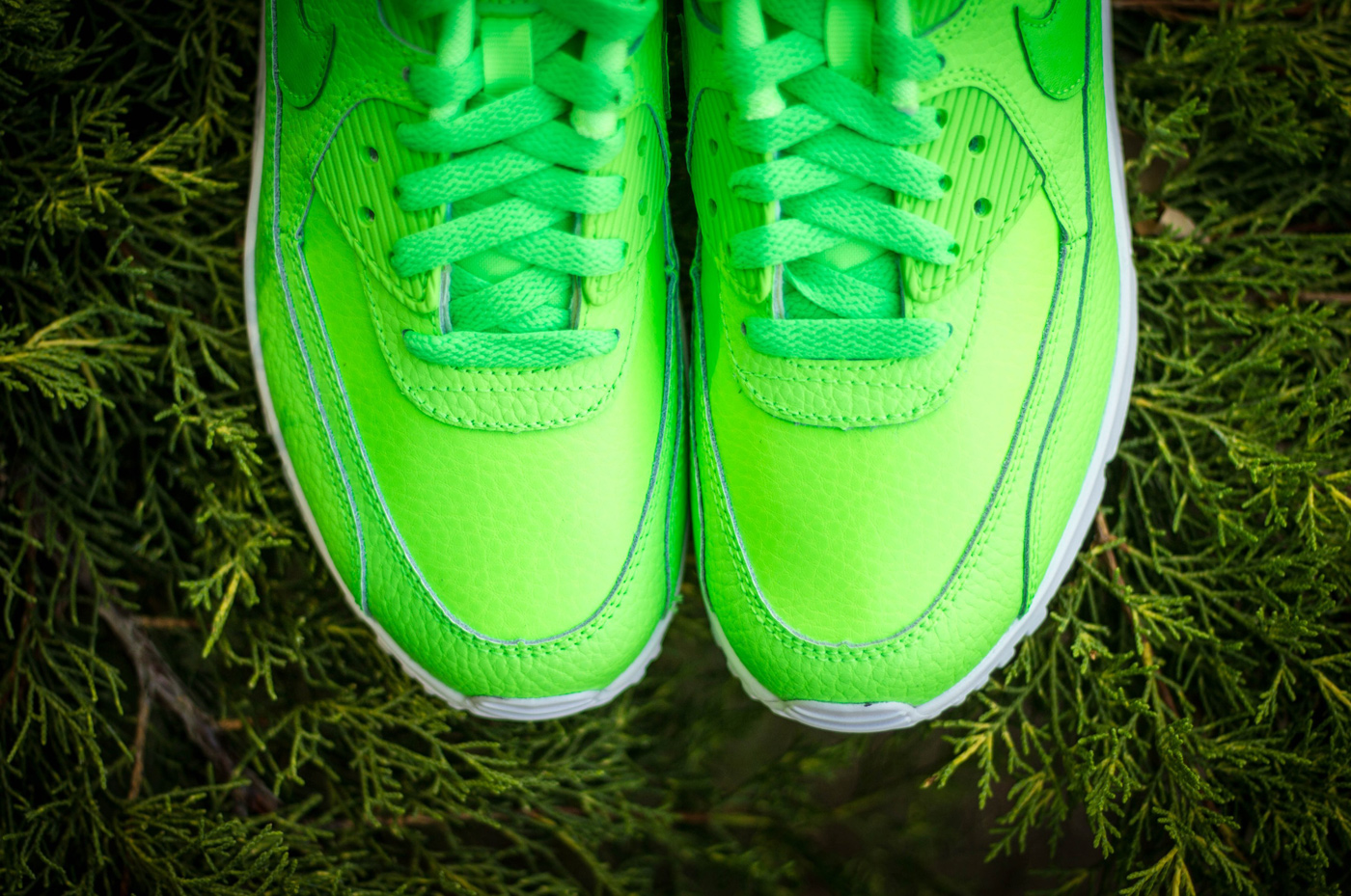 SneakerNews: Nike Air Max 90 Leather Voltage Green