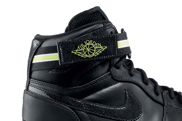 Air Jordan 1 High Strap 2009 Holiday Collection (http://www.stylehunter.cz)