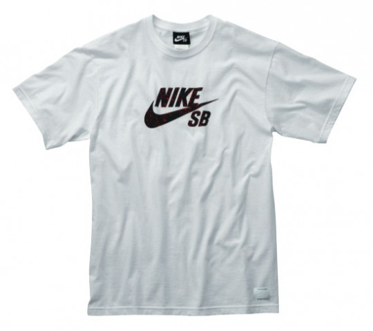 Nike SB Srpen 2009 / Oblečení a doplňky (http://www.stylehunter.cz)