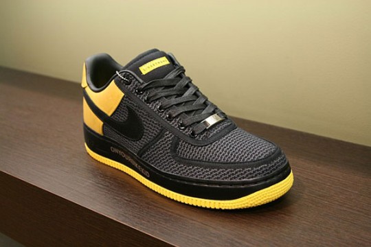 Undefeated Livestrong Nike Air Force 1 Supreme (http://www.stylehunter.cz)