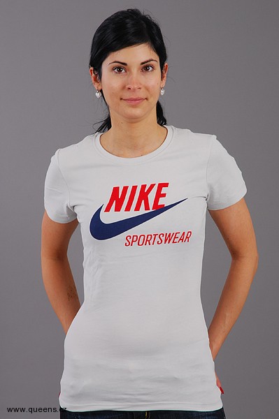 Jarní kolekce oblečení a sneakers Nike konečně dorazila i k nám! Queens.cz (http://www.stylehunter.cz)