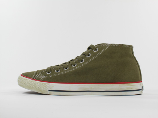 Converse Chuck Taylor Mid / Kus historie ve vašem botníku (http://www.stylehunter.cz)