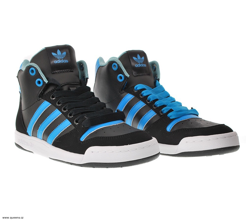 Nové trika adidas na Queens.cz / Botník doplněn, následuje šatník (http://www.stylehunter.cz)