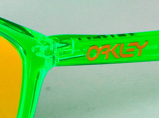 Oakley Frogskins / Oslav den svatého Patrika (http://www.stylehunter.cz)