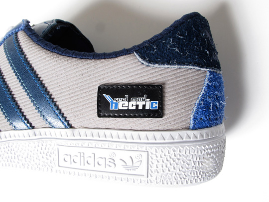 adidas Originals x HECTIC YOPS! Detailní pohled na kecky (http://www.stylehunter.cz)