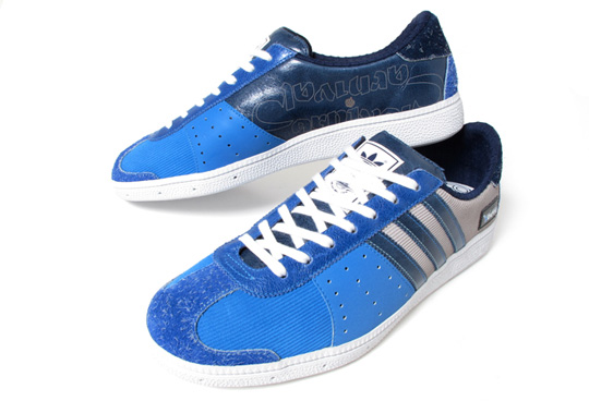 adidas Originals x HECTIC YOPS! Detailní pohled na kecky (http://www.stylehunter.cz)