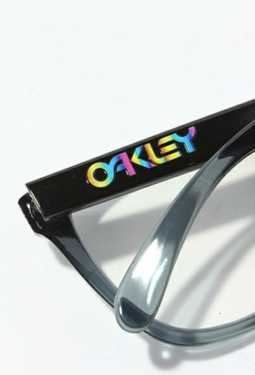 Beams x Oakley / Tradiční brýle Frogskins (http://www.stylehunter.cz)