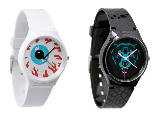 Mishka watches / Na noc na ruku, ve dne do rakve