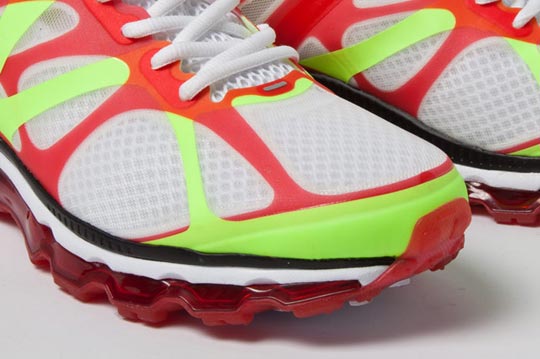 Nike Air Max+ 2012 / Nohy jako v bavlnce (http://www.stylehunter.cz)