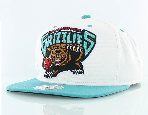 Obří kolekce kšiltovek Mitchell &amp; Ness dorazila na Queens.cz