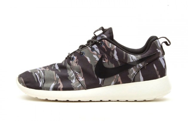 Tenisky Nike Roshe Run / Edice Tigerstripe Camo (http://www.stylehunter.cz)