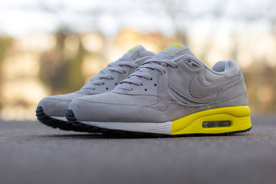 Tenisky Nike Air Max Light Premium Pack