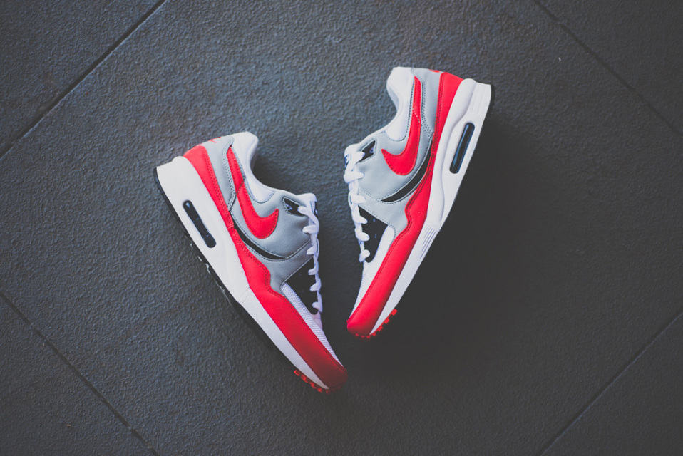 Nike Air Max Light Essential / Edice na jaro a léto 2014