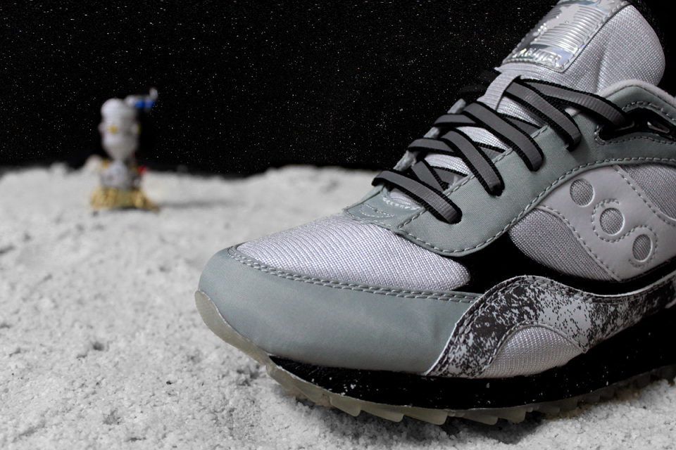 Extra Butter x Saucony Shadow / Vesmírná colorway Moon Walker (http://www.stylehunter.cz)