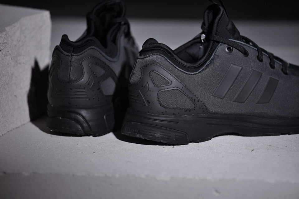 adidas Originals ZX Flux NPS / Černočerná verze Triple Black (http://www.stylehunter.cz)